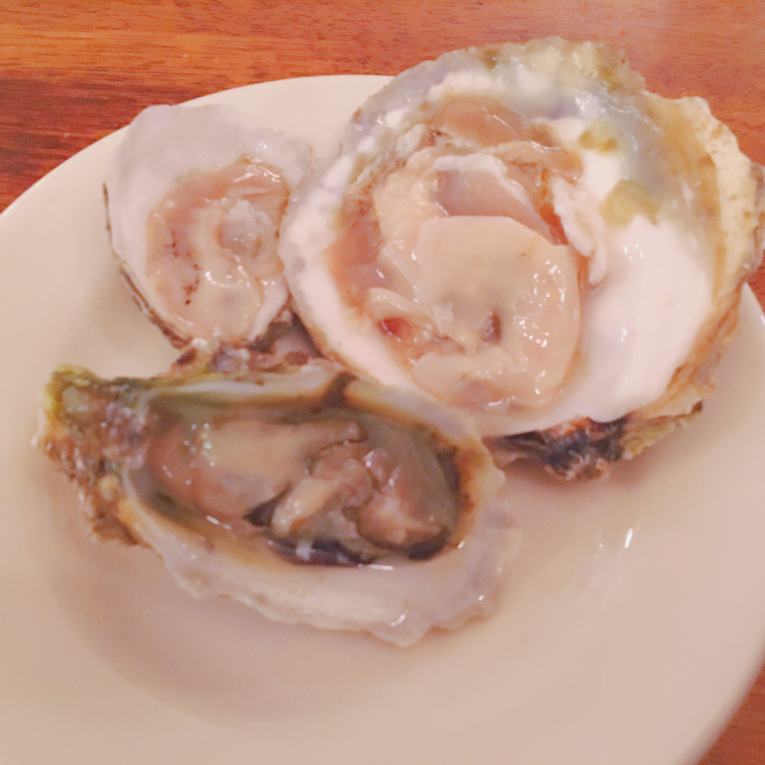 A Practical Guide to Eating Oysters