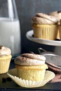 Cupcakes with cocoa powder
